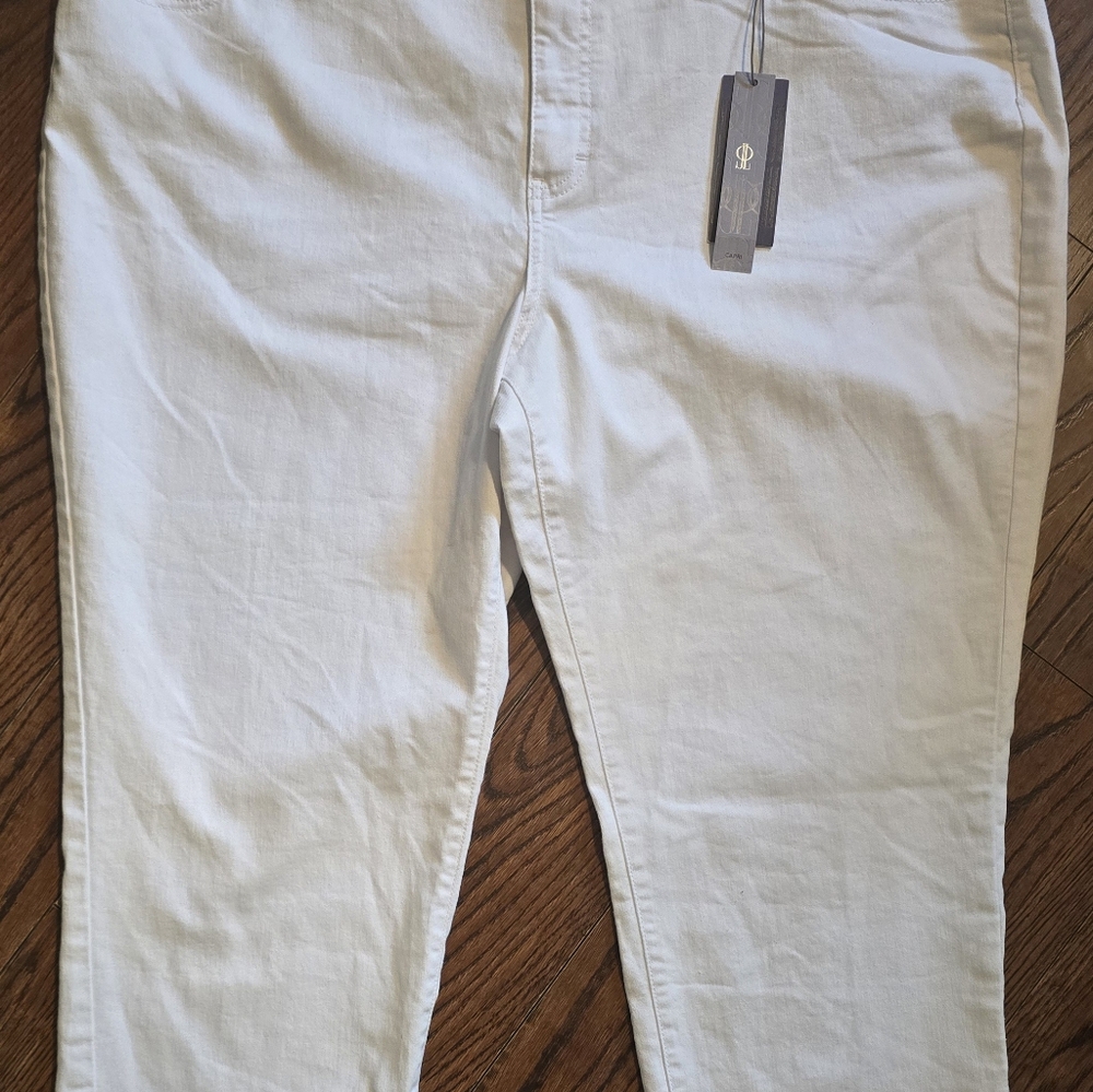 Jennifer Lopez White Capri Jeans